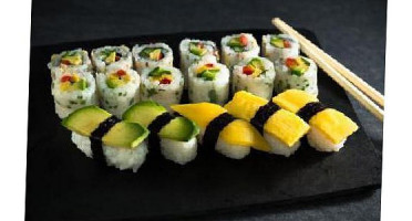 Ginko Sushi food