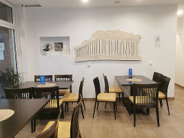 Akropolis Grill inside