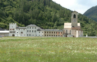 Ritterhaus Chasa De Capol outside