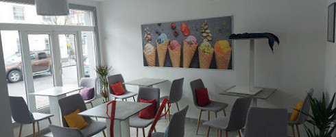 Eiscafé Dolce Vita inside