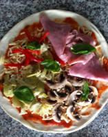 Pizza Fulmine food