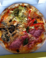 Pizza Fulmine food