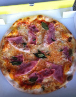 Pizza Fulmine food