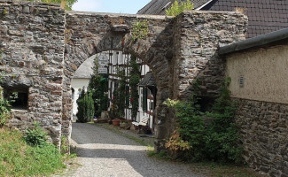 Café auf der Burg outside