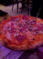 Pizzeria Roma food