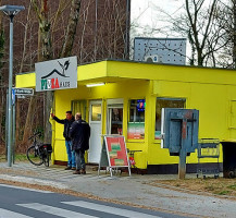 Pizza Haus outside