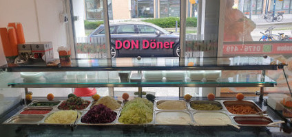 Don Döner outside