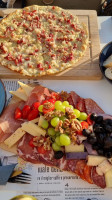 Simon's Bistro food