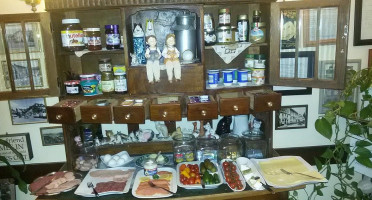 Hotel Zum Schwan Restaurant inside