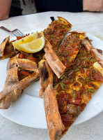 Etli Ekmek Pide Salonu food