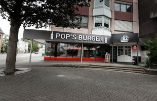 Pops Burger Sportsbar outside