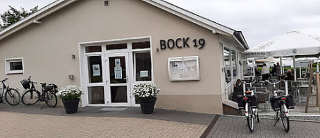 Bock 19 outside