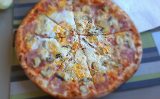 Mahlzeit Express Pizza Und Kebap food