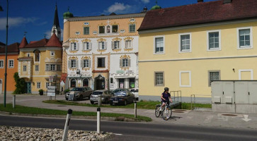 Gasthof Zur Donaubruecke outside