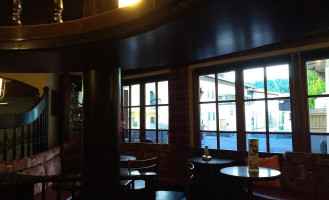 Pub Sixpence inside