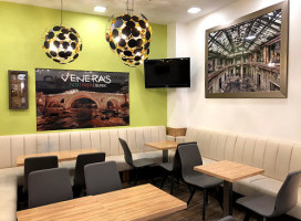 Veneras Pizza inside