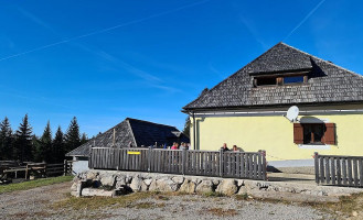 Almgasthaus Klosteralm outside