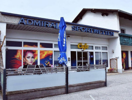 Admiral Sportsbar outside