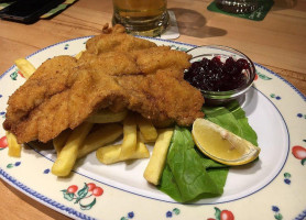 Maurerwirt "echt gmiatlich" food