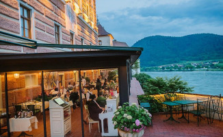 Schloss Dürnstein outside