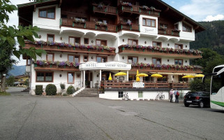 Gasthaus Neuwirt outside