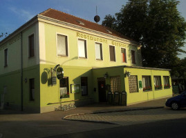 Gasthaus Adamcsak outside