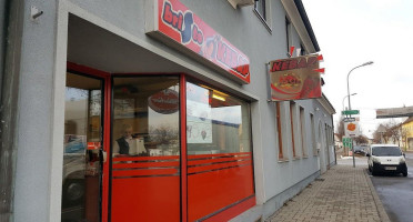 Kebap Stand outside