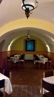 Restaurace A Penzion Lovecky Zamecek inside