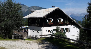 Alpengasthof Sonnenstein outside