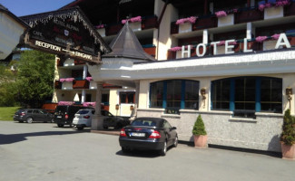 Alpina 4s Wellness Resort Kössenkaiserwinkl outside