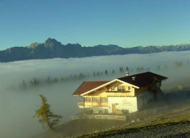 Mecki's Dolomites Panoramastubn Og Lugger outside