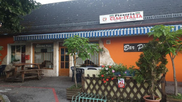 Pizzeria Ciao Italia outside