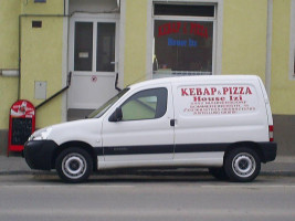 Kebap Und Pizza Haus Izi outside