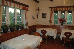 Landgasthaus Lausegger inside