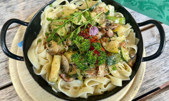 Kohlschnait Berggasthof Mit Hausbrauerei food