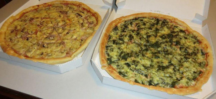 Pizza Treov food