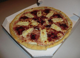 Pizza Treov food