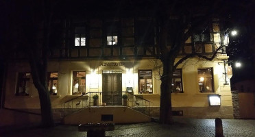 Gasthof Zum Goldenen Hirschen outside