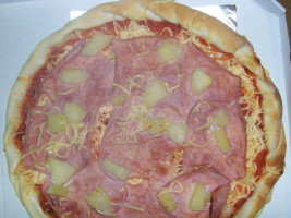 Pizza Trnova food