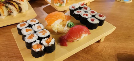 Baigali Sushi food