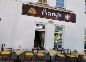 Kangs outside