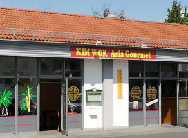 Kim Wok Asia Gourmet outside