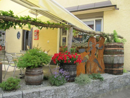 Zum Grotto outside