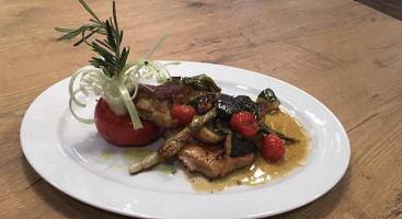 Restaurant TuS food
