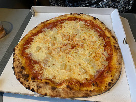 Luciano's Pizza food