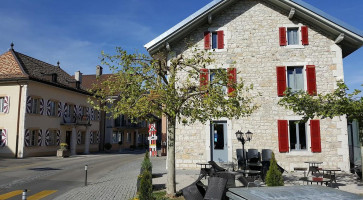 Au Boeuf Rouge Hôtel Restaurant outside