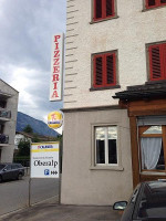 Pizzeria Oberalp outside