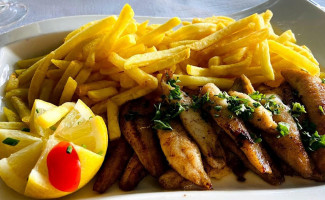 Restaurant De La Plage Du Reposoir: Bar Ouvert 7/7. Restaurant Fermé Mardi Et Samedi Midi. food