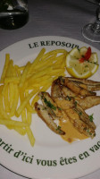 Restaurant De La Plage Du Reposoir: Bar Ouvert 7/7. Restaurant Fermé Mardi Et Samedi Midi. food