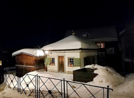 Gasthaus Zum Hirschen outside